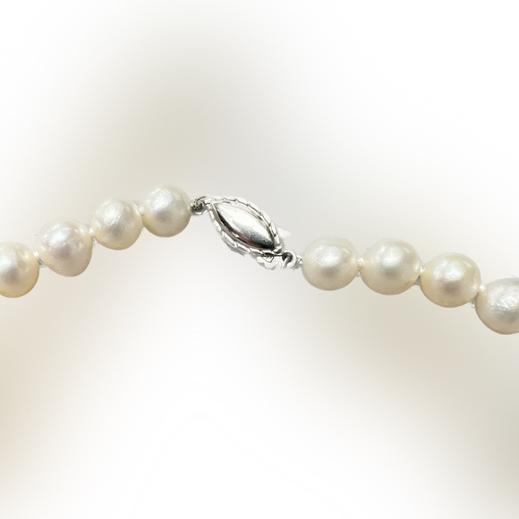 Freshwater Pearl Necklace - Picture 4 of 4